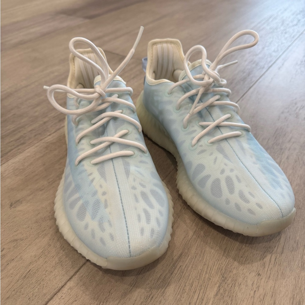 Yeezy Boost 350 V2 Mono Ice